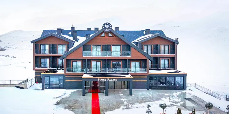 Lyžování v Turecku: 4* hotel Peony s polopenzí plus, bodovým skipasem a letenkami