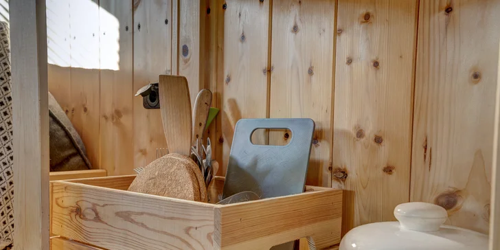 Pobyt v útulné maringotce u vinohradu na jižní Moravě pro 2 osoby