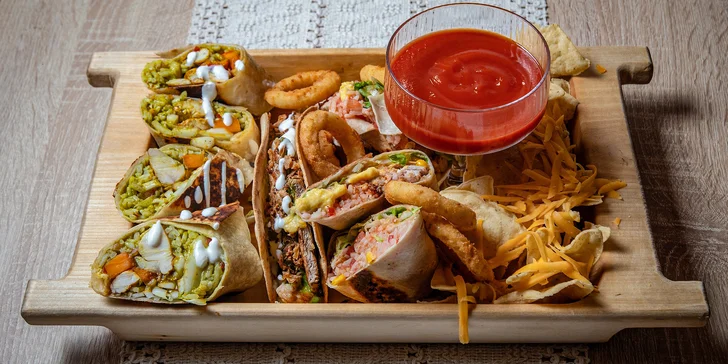 Mexické prkénko pro 2 či 4 osoby: burrito, flautas i churros