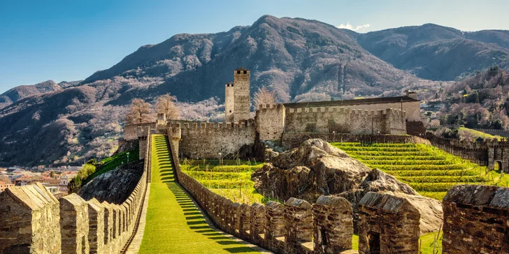 Jednodenní výlet do Švýcarska: města Bellinzona a Lugano s památkami UNESCO, doprava busem