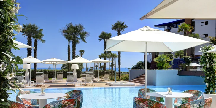 Lido di Jesolo: 5* hotel s vlastní pláží a 70m bazénem, wellness, snídaně i lekce jógy