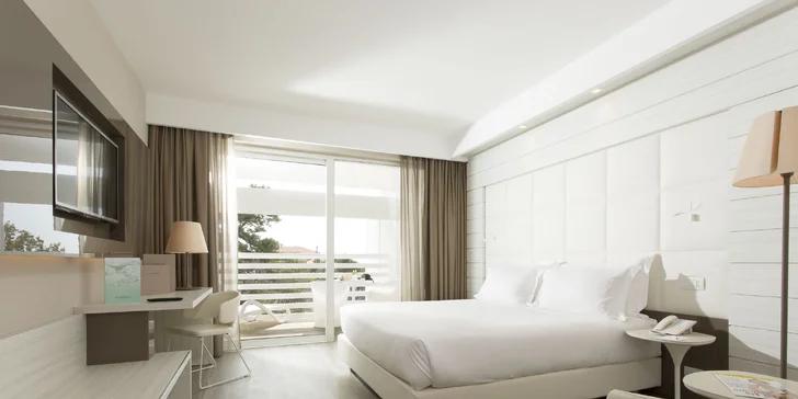 Lido di Jesolo: 5* hotel s vlastní pláží a 70m bazénem, wellness, snídaně i lekce jógy