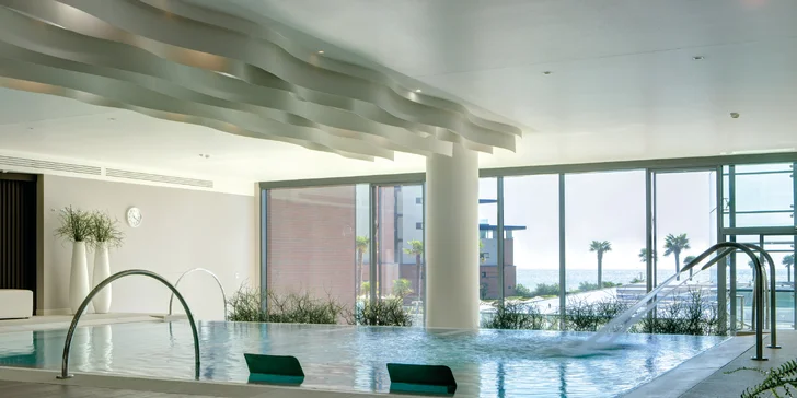 Lido di Jesolo: 5* hotel s vlastní pláží a 70m bazénem, wellness, snídaně i lekce jógy