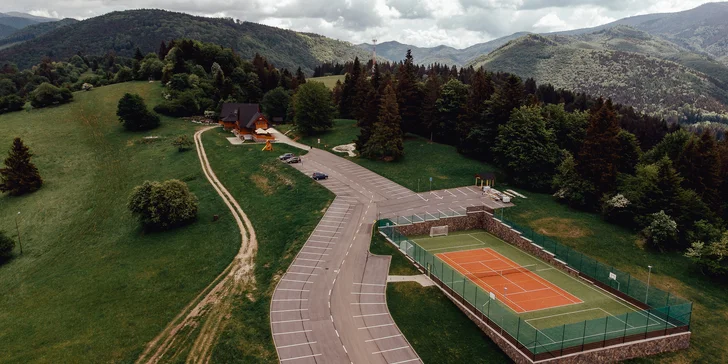 Pobyt v srdci Velké Fatry: rodinný penzion se stravou a vstupem do wellness