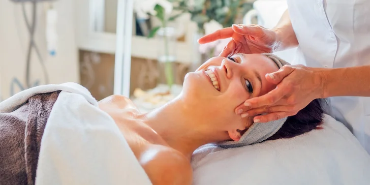 Základní kosmetická péče ve studiu ToWell: úprava a barvení obočí, ultrazvukové čištění pleti i peeling