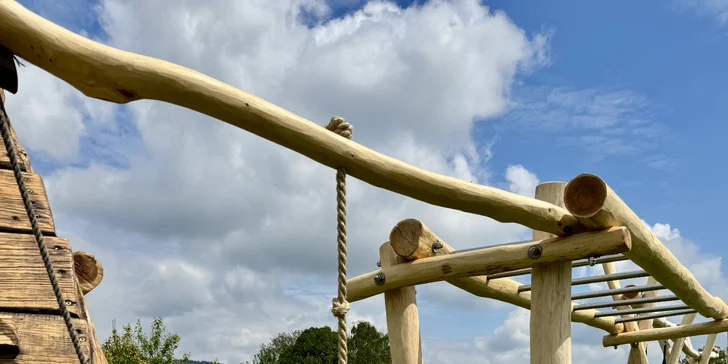 Dovolená v pohádkovém Hobitíně pod Orlickými horami pro pár i rodinu