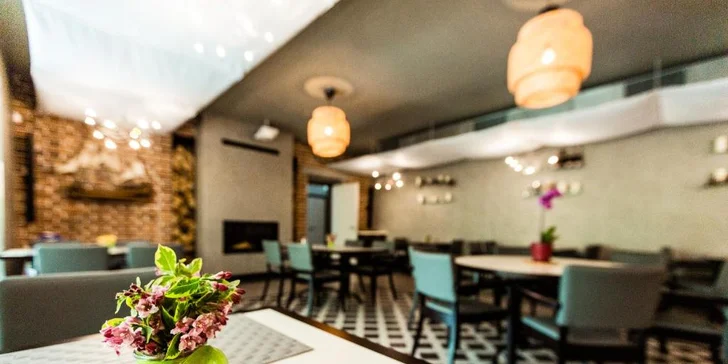 Pobyt na břehu Vltavy: hotelové pokoje se snídaní nebo polopenzí, nebo hausbót na vodě