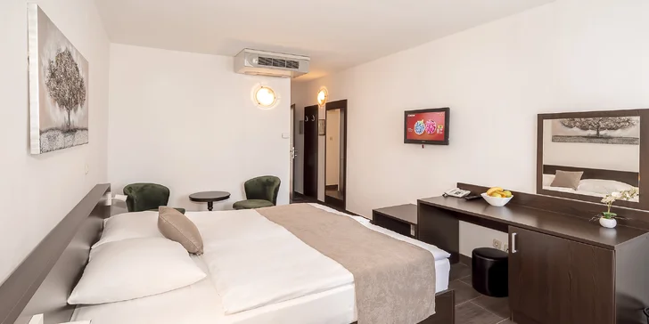 Pohodová dovolená na Krku: 3* hotel u pláže, polopenze, dítě do 11,9 let zdarma