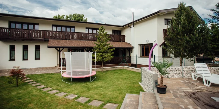 Pobyt v klidné části Demänové: penzion se snídaní, vstup do wellness