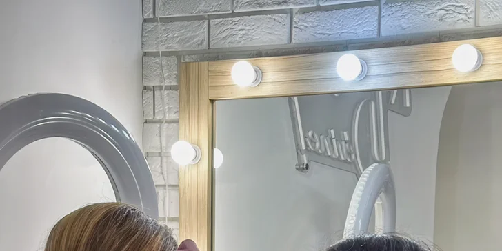 Nový permanentní make-up či korekce stávajícího: obočí, oční linky či rty