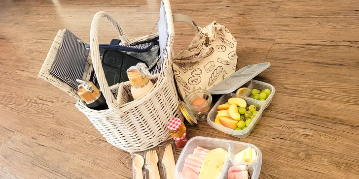 Romantická glampingová chatka u rybníku na Prostějovsku pro pár