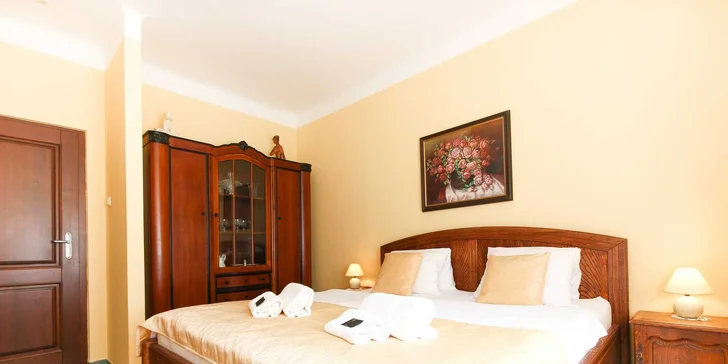 Pohoda v srdci Mikulova: víno, domácí dezerty a komfort s atmosférou první republiky