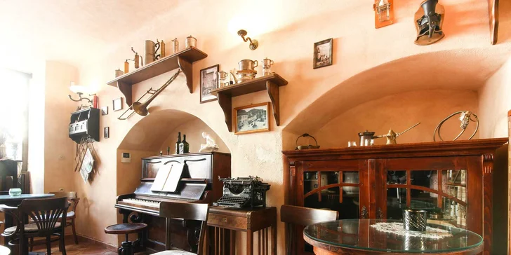 Pohoda v srdci Mikulova: víno, domácí dezerty a komfort s atmosférou první republiky