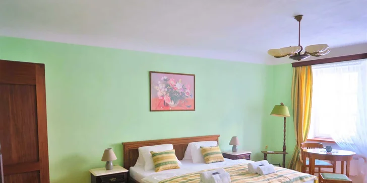 Pohoda v srdci Mikulova: víno, domácí dezerty a komfort s atmosférou první republiky