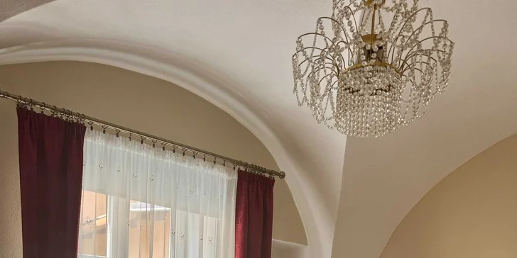 Pohoda v srdci Mikulova: víno, domácí dezerty a komfort s atmosférou první republiky