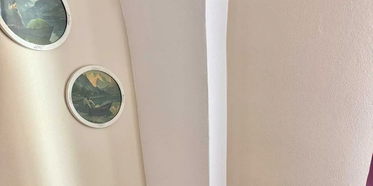 Pohoda v srdci Mikulova: víno, domácí dezerty a komfort s atmosférou první republiky