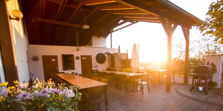 Pobyt na jižní Moravě: snídaně, neomezená konzumace sudového vína i bazén