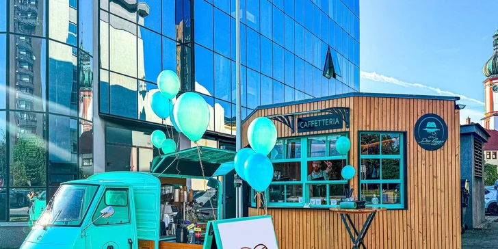 Slavné kouzelnické nápoje, vánoční kávové speciály i permanentky na 3 nebo 10 káv s sebou