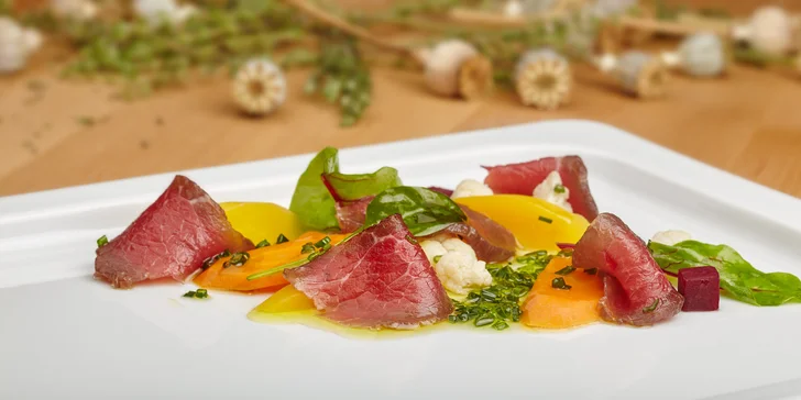 Otevřené vouchery na pokrmy i nápoje z vyhlášené české restaurace Naše Farma