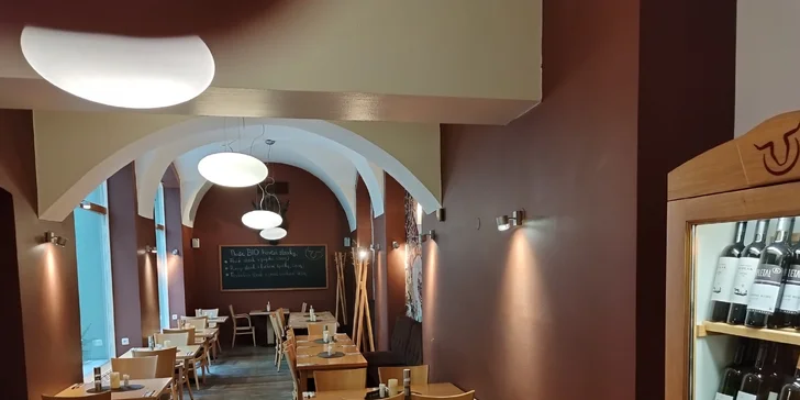 Otevřené vouchery na pokrmy i nápoje z vyhlášené české restaurace Naše Farma