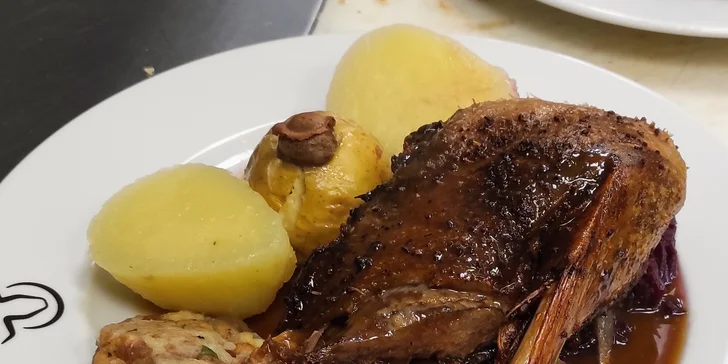 Otevřené vouchery na pokrmy i nápoje z vyhlášené české restaurace Naše Farma