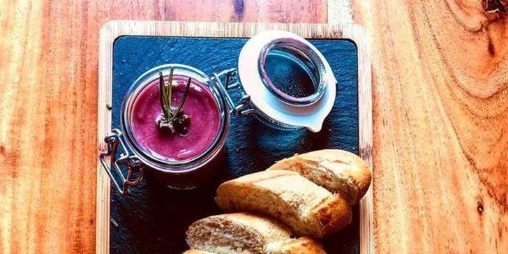 Pohoda u Klatov se snídaněmi, tříchodovou večeří a privátním wellness