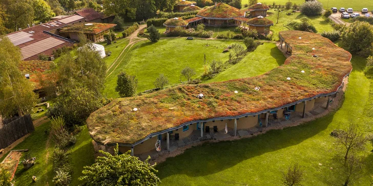 Dovolená v pohádkovém Hobitíně pod Orlickými horami pro pár i rodinu