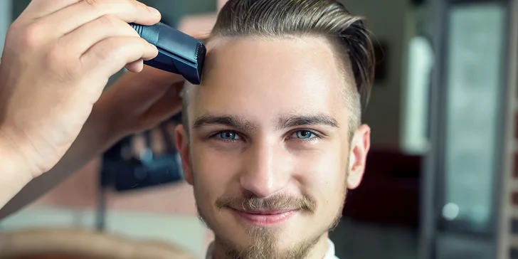 Pánské stříhání vlasů i vousů či premium balíček v salonu v Nuslích
