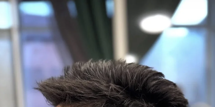 Klasický či moderní pánský střih včetně mytí i foukané ve Studiu by Shady