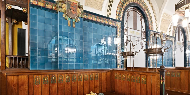 Česká klasika v Obecním domě na náměstí Republiky: tatarák či guláš z hovězího i pivo