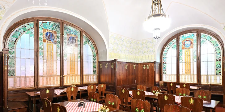 Česká klasika v Obecním domě na náměstí Republiky: tatarák či guláš z hovězího i pivo