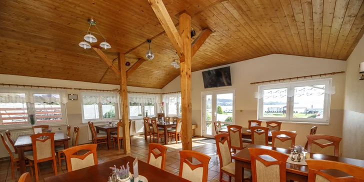 Dovolená na břehu Lipna: možnost snídaní, výlety, sport, v zimě běžky i sjezdovky