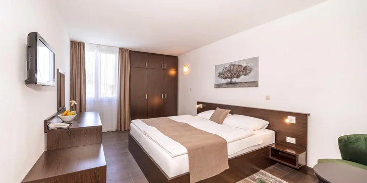 Pohodová dovolená na Krku: 3* hotel u pláže, polopenze, dítě do 11,9 let zdarma