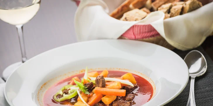 Dovolená v příjemném hotelu u Balatonu: polopenze, wellness i bohatá nabídka aktivit