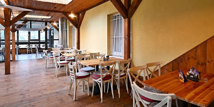 Dejte si do nosu poctivou masovou dobrotou: 300gramový tatarák s topinkami