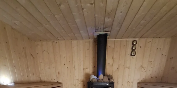 Chatová osada v polských Krkonoších: pokoje až pro 5 osob se snídaní, sauna