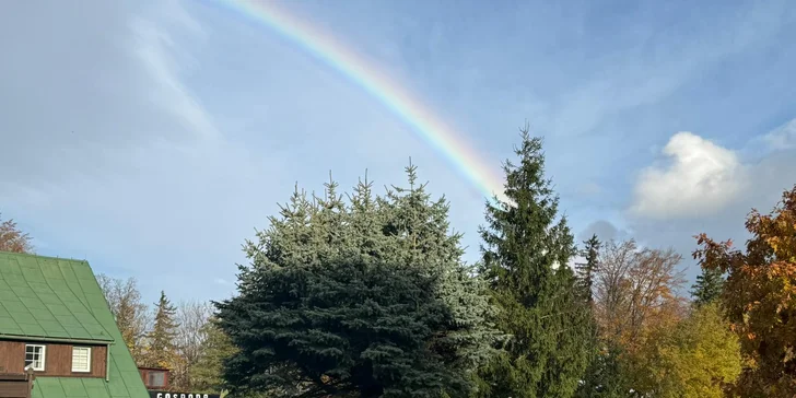 Chatová osada v polských Krkonoších: pokoje až pro 5 osob se snídaní, sauna