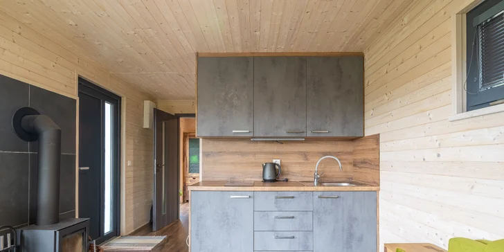 Chata v Českém ráji pro 2 osoby i relaxace v koupacím sudu a sauně