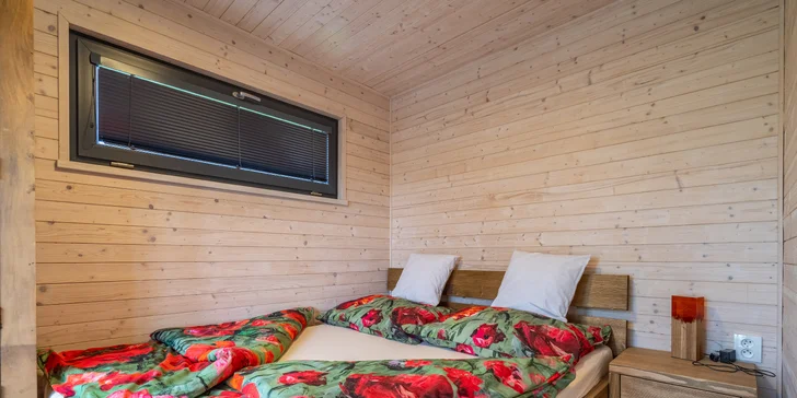 Chata v Českém ráji pro 2 osoby i relaxace v koupacím sudu a sauně