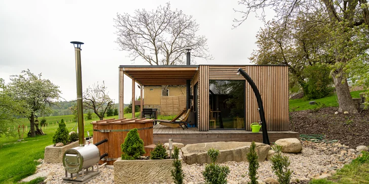 Chata v Českém ráji pro 2 osoby i relaxace v koupacím sudu a sauně