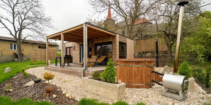 Chata v Českém ráji pro 2 osoby i relaxace v koupacím sudu a sauně