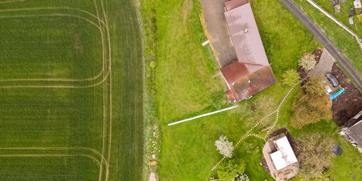 Chata v Českém ráji pro 2 osoby i relaxace v koupacím sudu a sauně