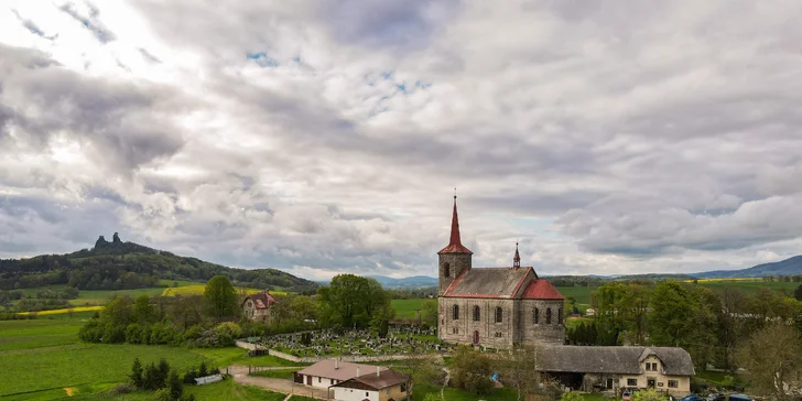 Chata v Českém ráji pro 2 osoby i relaxace v koupacím sudu a sauně