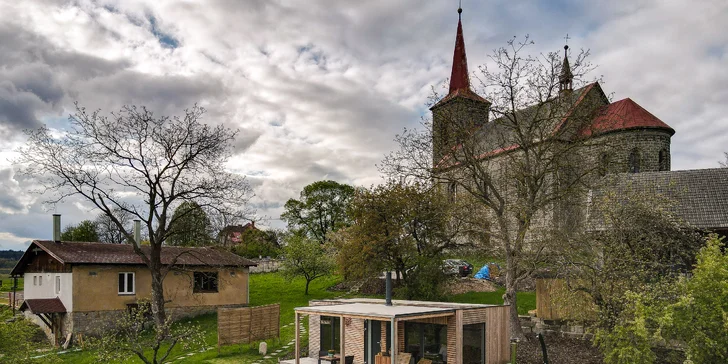 Chata v Českém ráji pro 2 osoby i relaxace v koupacím sudu a sauně