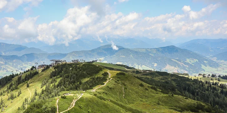 Alpské středisko Flachau: apartmány se vstupem do wellness, v létě karta výhod
