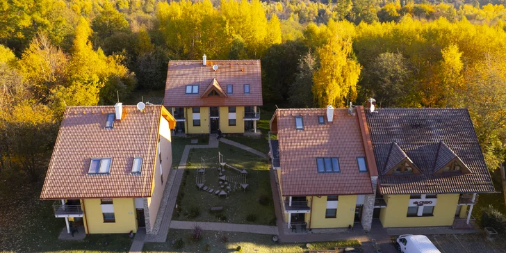 Apartmány v Dolním Smokovci se snídaní, sýrovým talířem a lahví vína