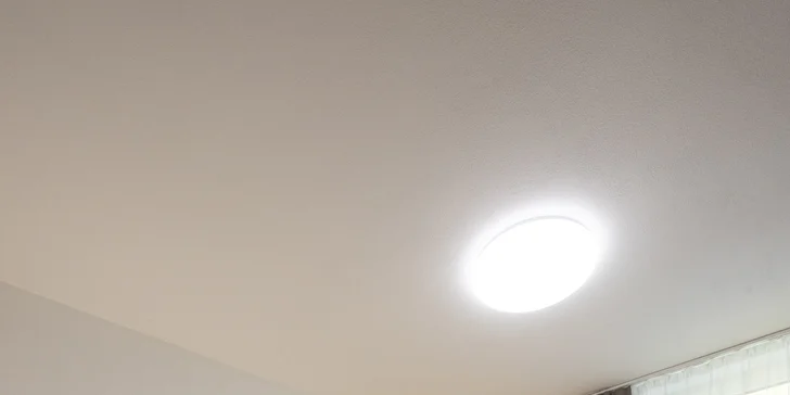 Apartmány v Dolním Smokovci se snídaní, sýrovým talířem a lahví vína