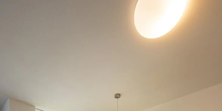 Apartmány v Dolním Smokovci se snídaní, sýrovým talířem a lahví vína