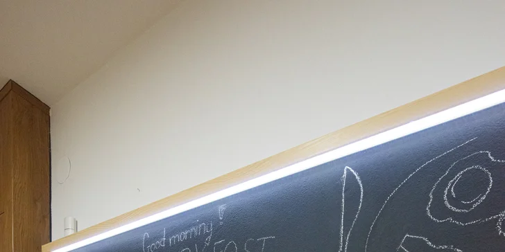 Apartmány v Dolním Smokovci se snídaní, sýrovým talířem a lahví vína