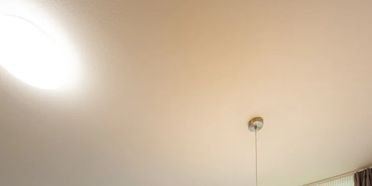 Apartmány v Dolním Smokovci se snídaní, sýrovým talířem a lahví vína